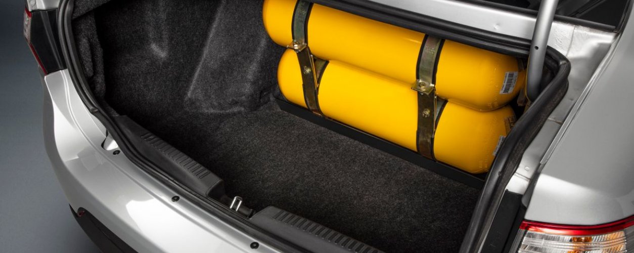 5 carros usados com manutenção barata e consumo abaixo de 10 km/l no GNV em 2025 por até R$ 45 mil