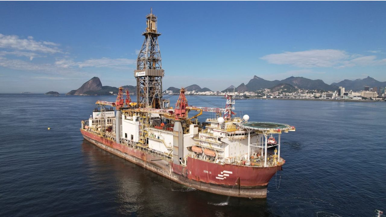 Com contrato em vigor até outubro, o navio-sonda ODN II, operado pela Foresea, reforça operações da Petrobras com eficiência de 98,6% e tecnologia de ponta para águas ultraprofundas.