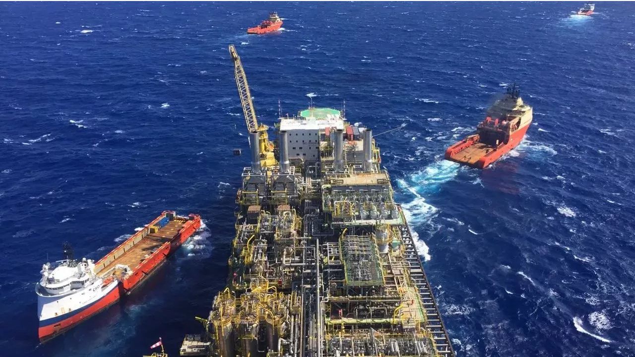 FPSO P-76, operado pela Petrobras, iniciou produção no campo de Búzios, no pré-sal da Bacia de Santos, em fevereiro de 2019