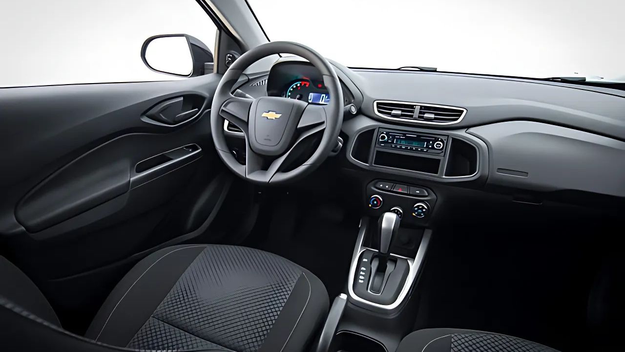 Descubra quais são os carros econômicos com motor 1.4 mais indicados do mercado de usados em 2025. Modelos como Onix, Prisma e Grand Siena ainda entregam bom consumo e custo-benefício.