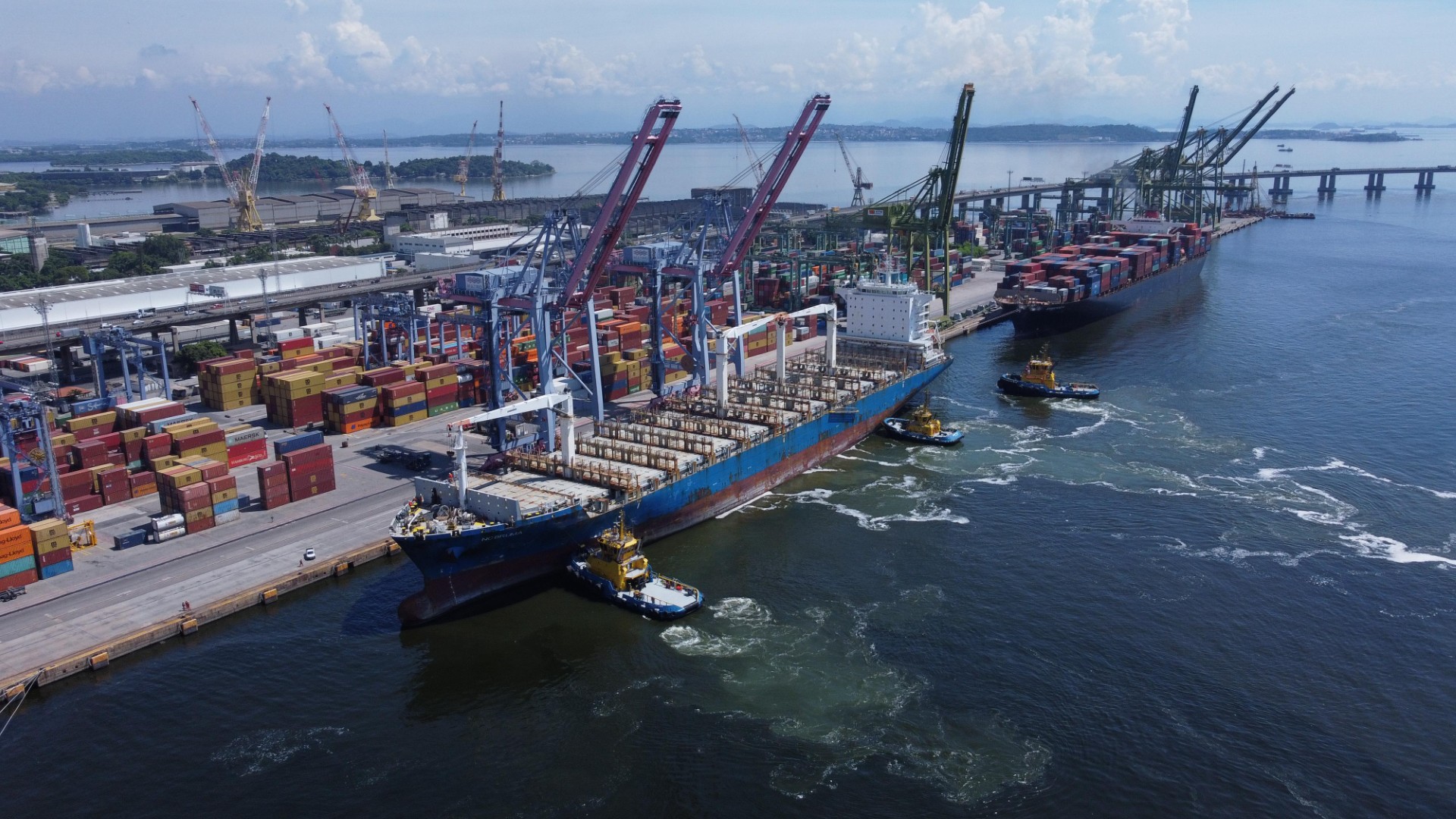 Descubra como o investimento de R$ 90 milhões da Ambev e Savixx impulsionará o Rio de Janeiro como polo cervejeiro.