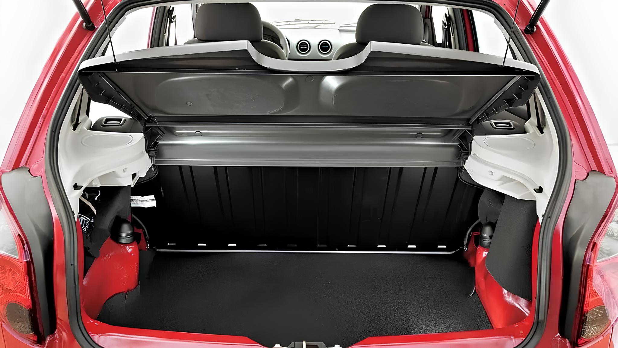 Por menos de R$ 12 mil, Celta 2012 o carro popular mais famoso da Chevrolet é econômico, fácil de manter e mais barato que um iPhone 15 Pro Max