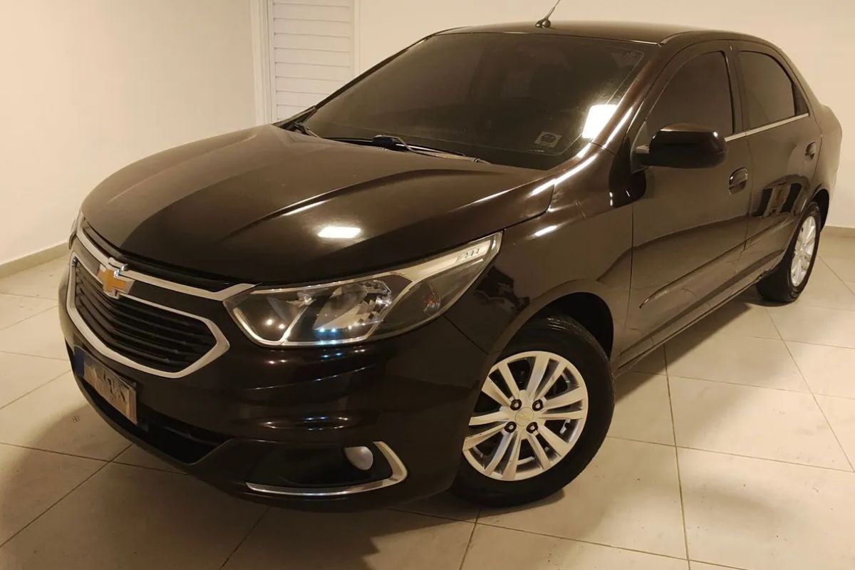 Chevrolet Cobalt LTZ 2016 usado mantém valor estável e concorre com sedãs médios mais caros no mercado de seminovos