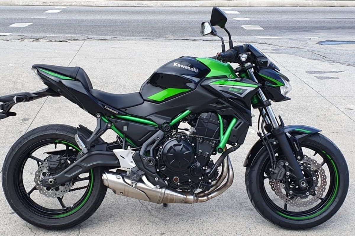 Design Sugomi e motor econômico colocam Kawasaki Z 650 SE 2022 como opção equilibrada no segmento naked
