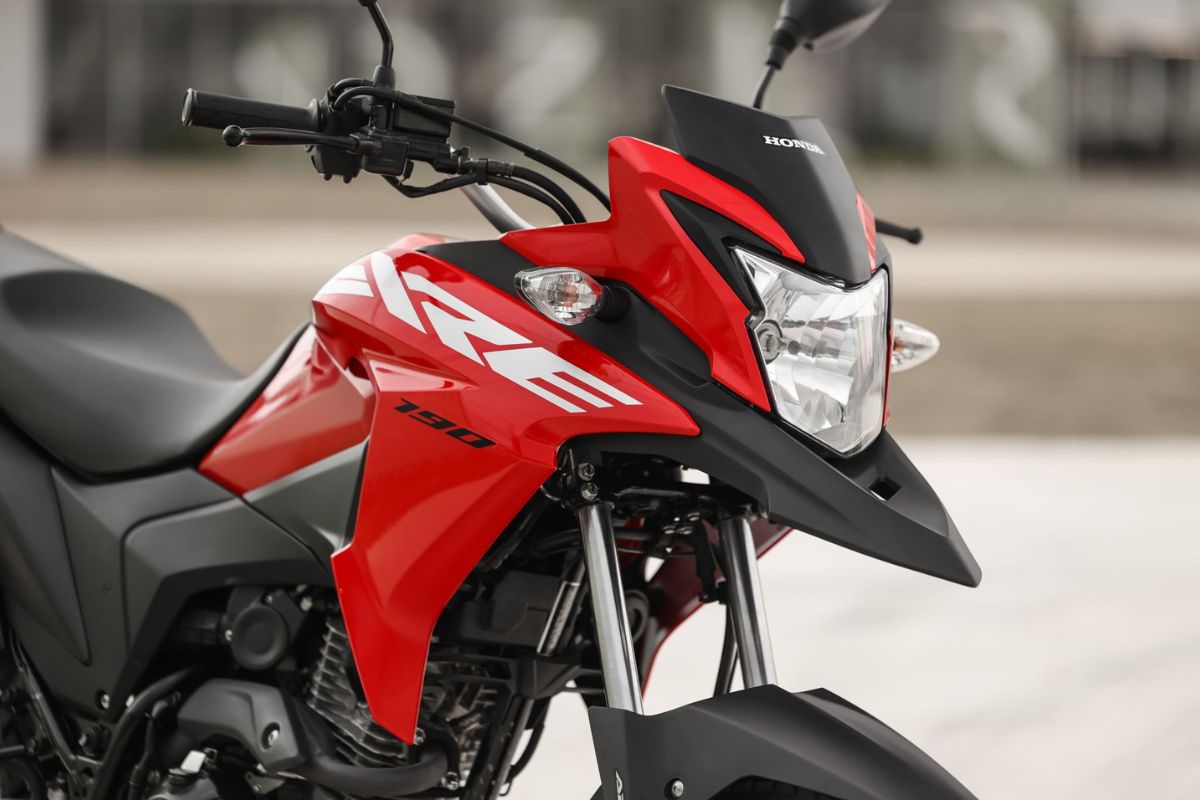 4. Com 16,4 cv e 136 km/h de máxima, nova XRE 190 2024 aposta em visual e conforto para o uso misto