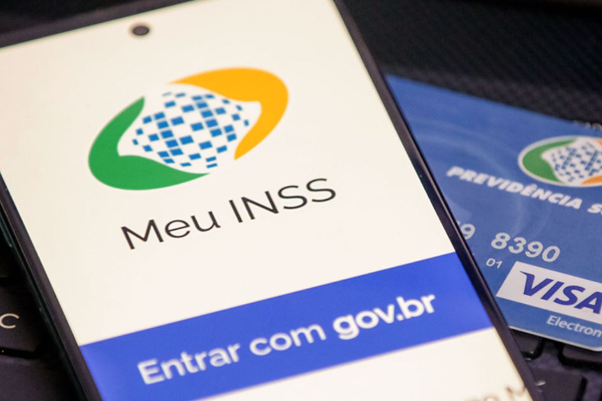 Idosos com os salários do INSS suspensos movimentam redes sociais, mas INSS garante depósitos regulares para quem recebe salário mínimo em 2025.