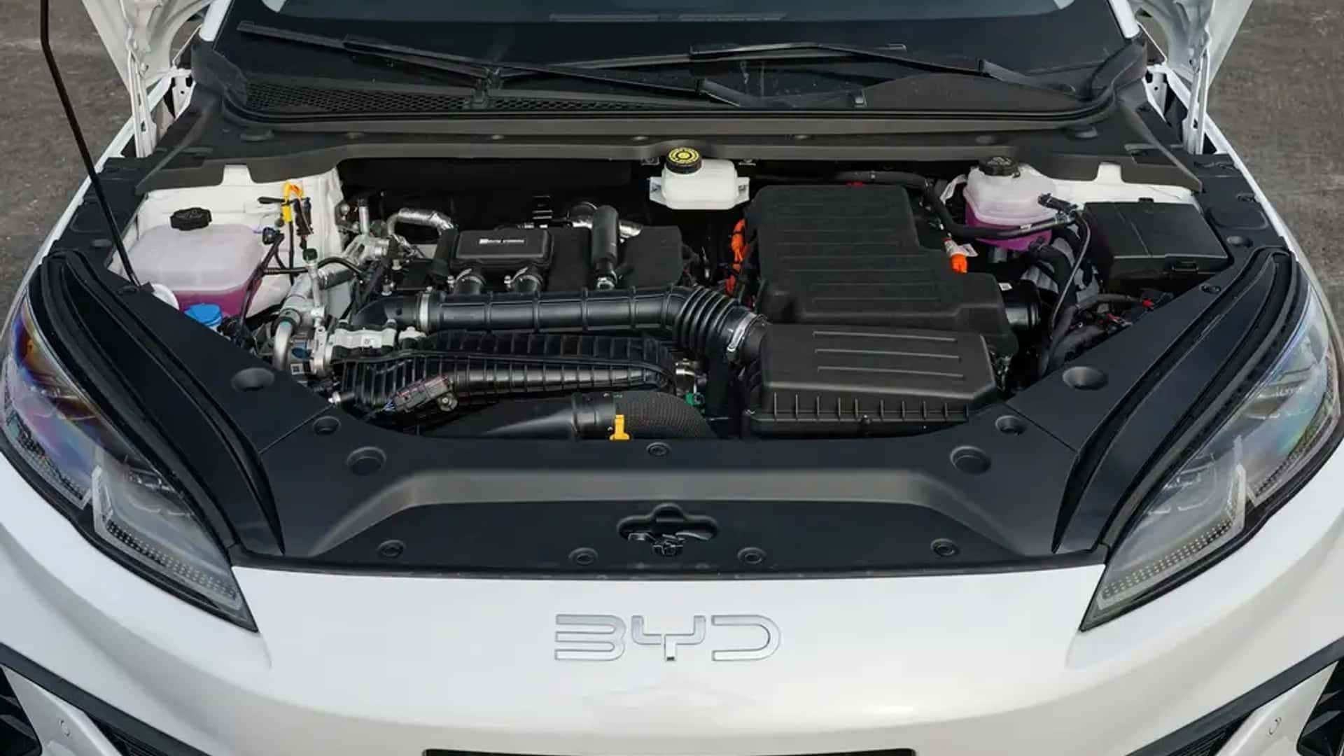 Nova BYD Seal 06 DM-i Wagon estreia na China com até 2.000 km de autonomia, consumo de 31,7 km/l e preço de carro popular.