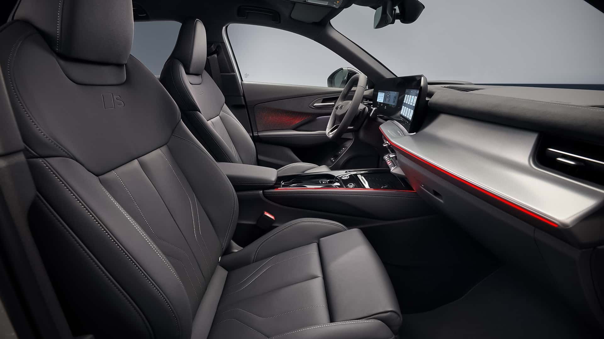 Novo Audi Q3 Sportback estreia na Europa com motor híbrido de 272 cv, faróis micro LED e até 118 km de autonomia elétrica.