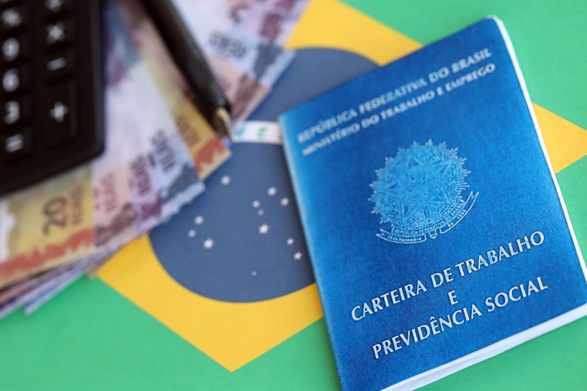 Nova regra do trabalho adiada até 2026 busca fortalecer diálogo social e dar tempo para empresas se adaptarem às mudanças