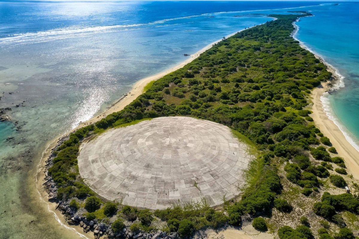 O túmulo nuclear que está rachando é chamado de “Chernobyl esquecido”: fissuras expõem falha estrutural e risco ambiental que pode durar dezenas de milhares de anos