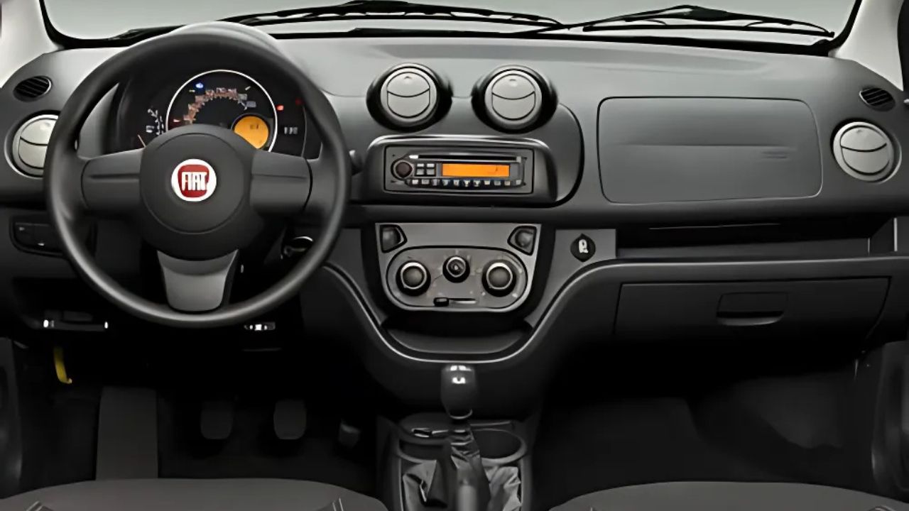 O carro usado Fiat Uno 2010 se destaca pela robustez, manutenção simples e custo-benefício. Saiba mais sobre versões, motores, consumo, conforto, problemas comuns e recalls do hatch que marcou gerações.