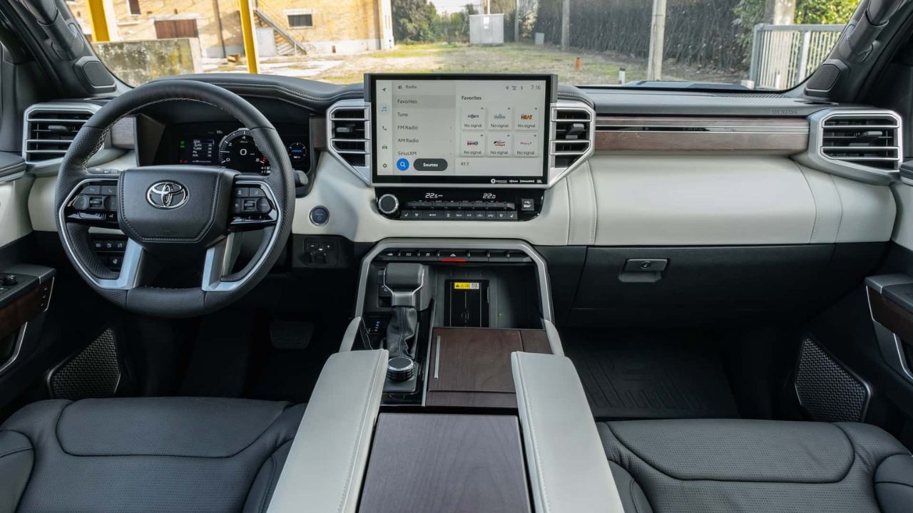 Conheça cinco carros que não são vendidos no Brasil, todos feitos pela Toyota, mas que fazem sucesso em outros países. Veja por que eles despertam tanto interesse nos apaixonados por carros.