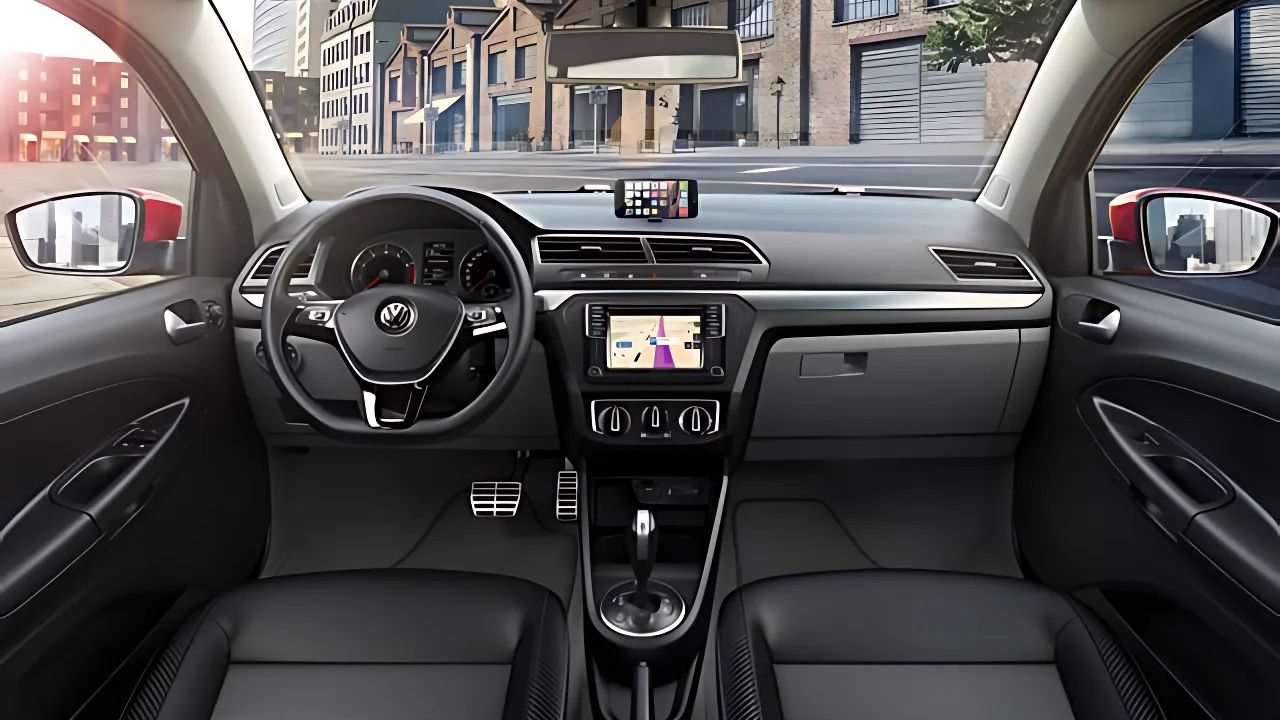 Descubra 4 carros usados até R$ 50 mil que oferecem mais potência e desempenho do que os modelos 1.0 populares. Confira a lista completa.