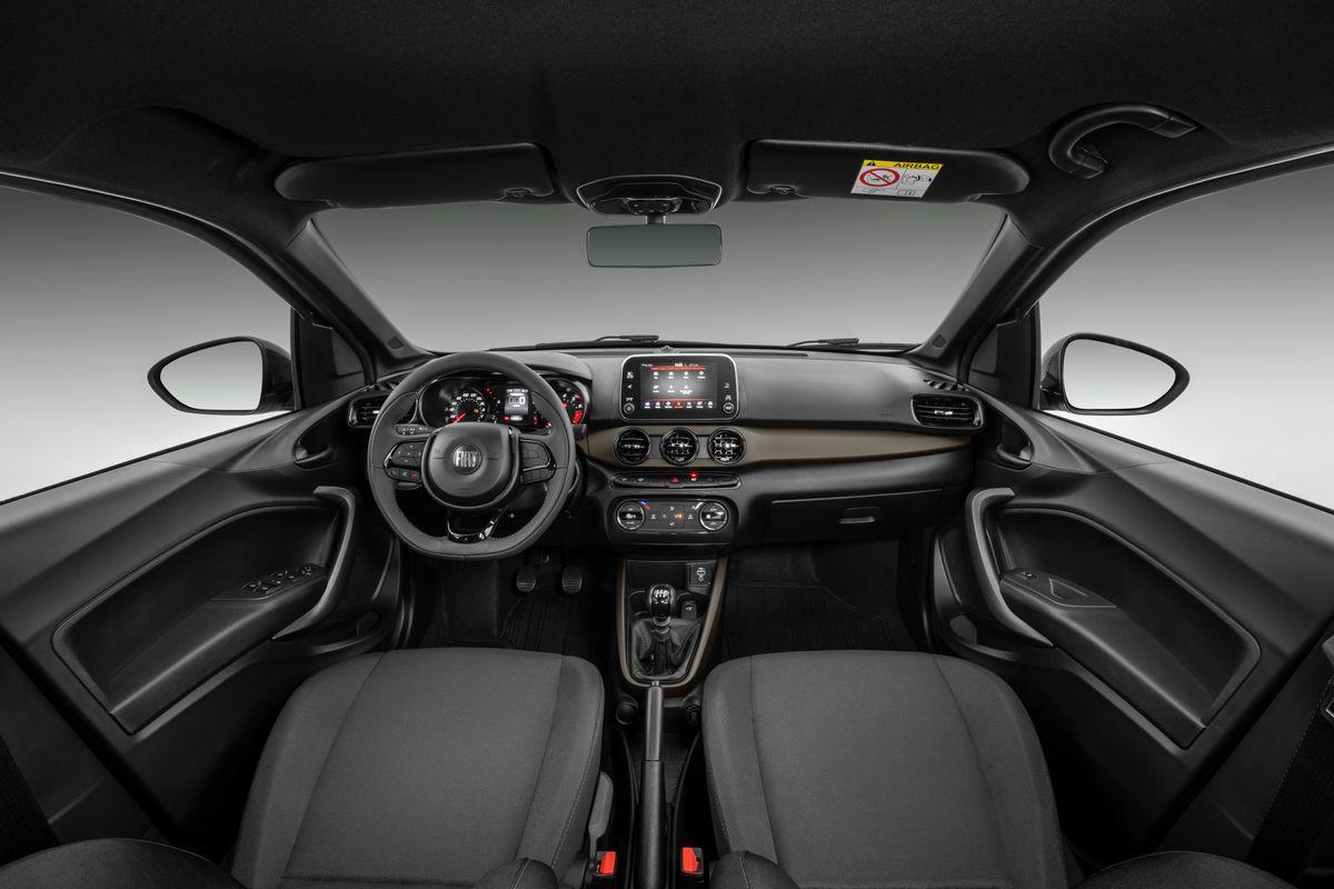 Fiat Cronos 2026 com design renovado, manutenção mais barata e saiba quanto custa cada versão do Cronos 2026, Drive 1.0 MT, Drive 1.3 AT e Precision 1.3 AT.