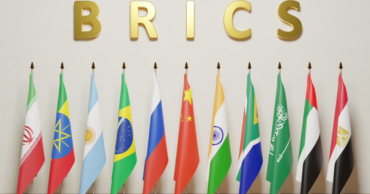 Brasil desafia o dólar nos Brics, Lula provoca reação dos EUA e risco de retaliações pode custar até R$ 30 bi ao PIB brasileiro.