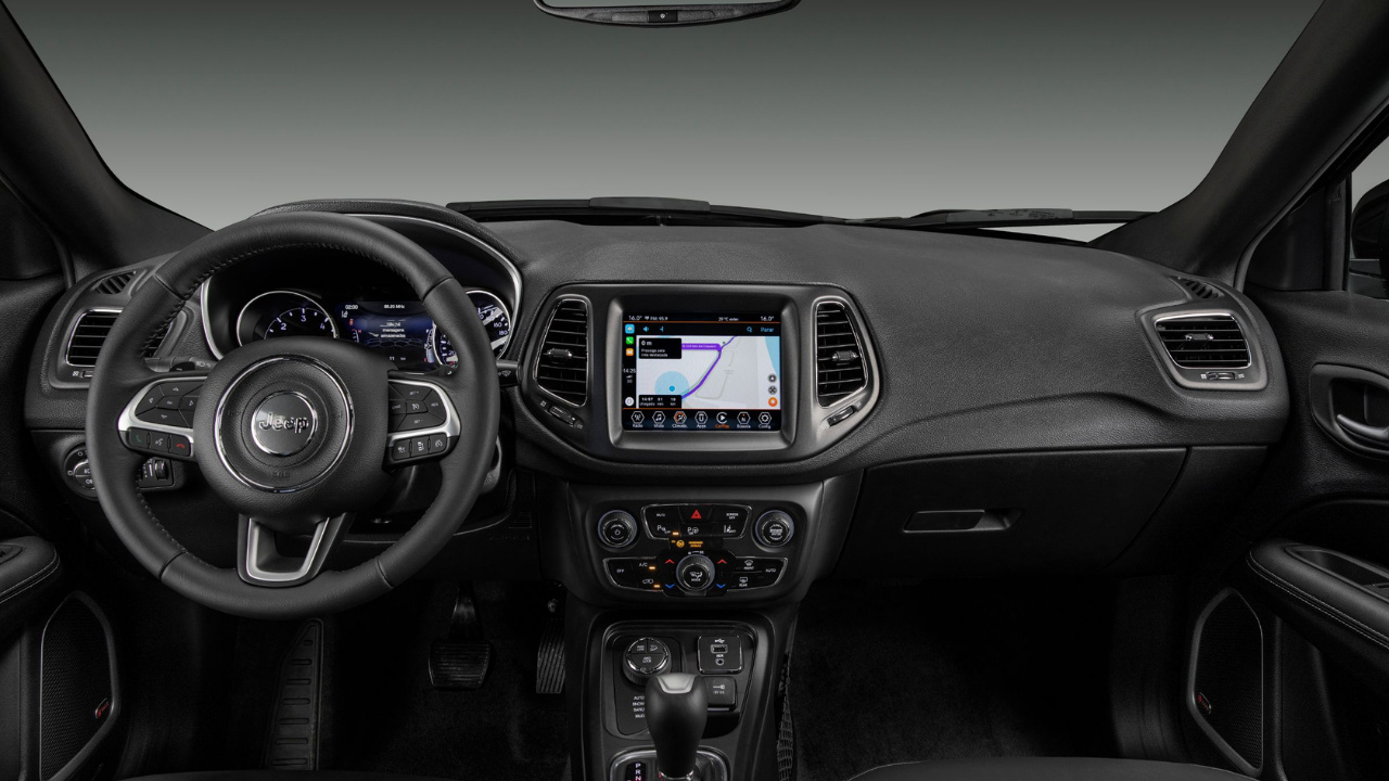 Jeep Compass 2018 é destaque no mercado de carro usado pelo conforto, desempenho e liderança de vendas. Confira preços, versões, consumo e manutenção.