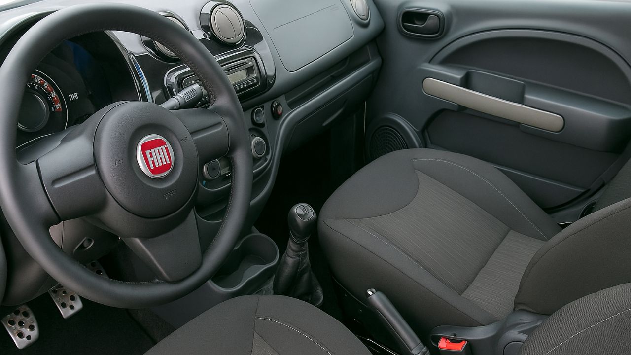 Procurando carros usados com estilo e baixo custo de manutenção? Conheça em detalhes o Fiat Uno Way 2012, um hatch aventureiro que mistura visual diferenciado e mecânica simples para quem quer economia no dia a dia.