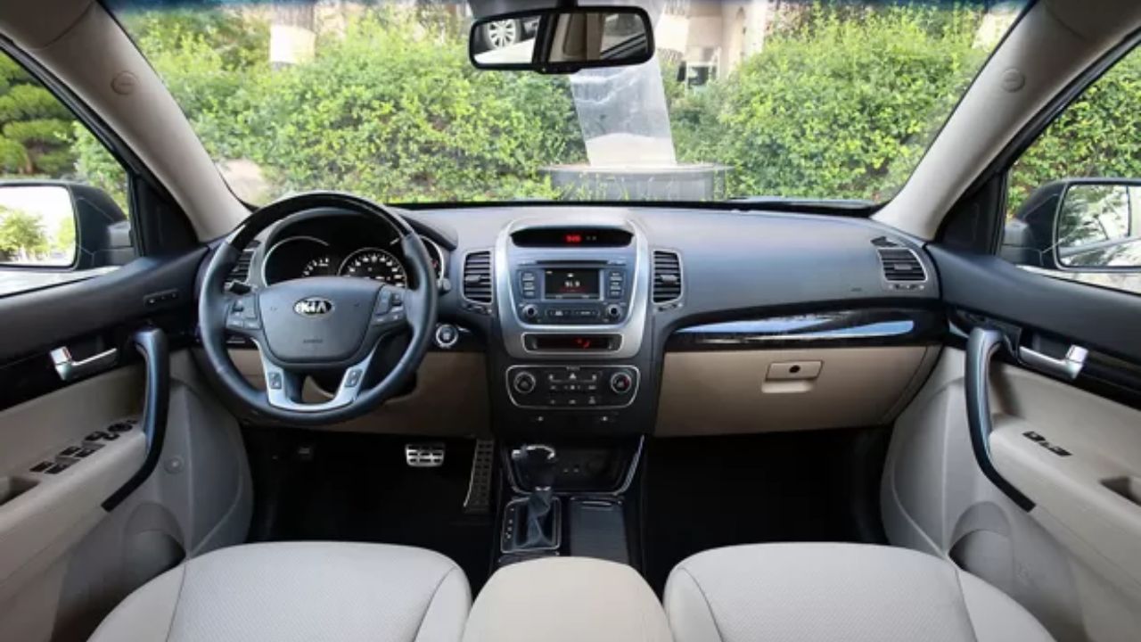 Com motor V6 de 278 cavalos, o Kia Sorento 2013 é um verdadeiro achado no mercado de usados, custando a partir de R$ 60 mil