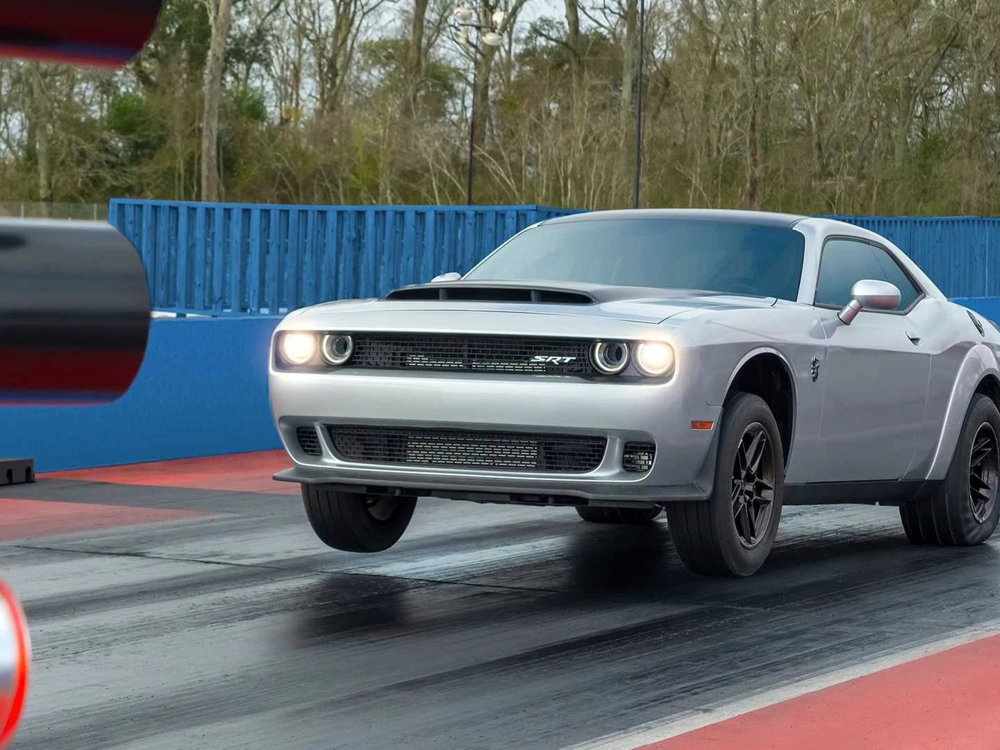 O muscle car que superou todos os limites: Dodge Challenger Demon 170 tem mais de 1.000 cv e acelera de 0 a 100 km/h em apenas 1,6 segundo