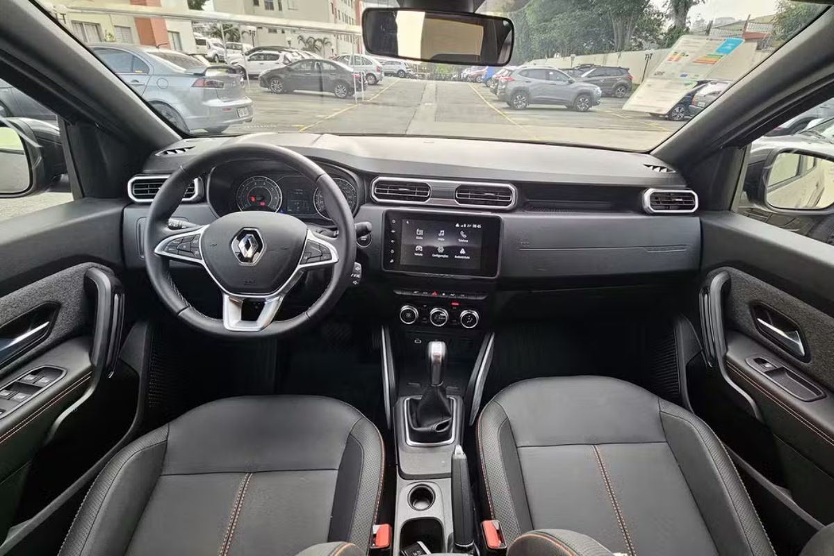 SUV compacto passa a ter 109/112 cv devido às novas regras ambientais, mas compensa com preço abaixo da tabela, versão manual a R$ 119 mil e pacote de segurança reforçado.