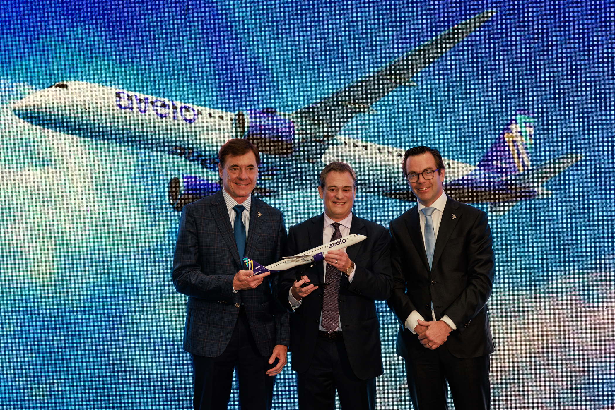 EUA compra 50 jatos Embraer E195-E2 em contrato de US$ 4,4 bilhões, marcando avanço da fabricante brasileira no competitivo mercado americano