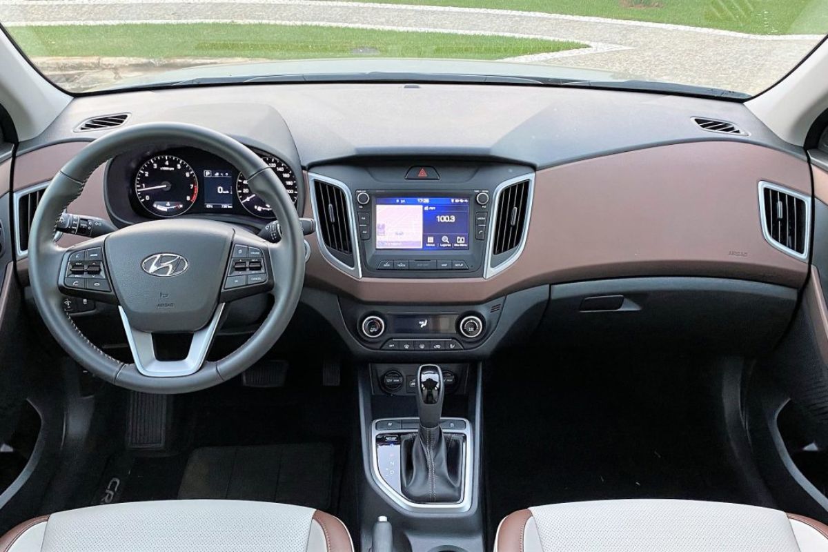 Fora de linha desde 2021, o Hyundai Creta Prestige 2.0 automático reaparece no mercado até R$ 20 mil abaixo da Fipe e segue como a melhor versão já feita do SUV.