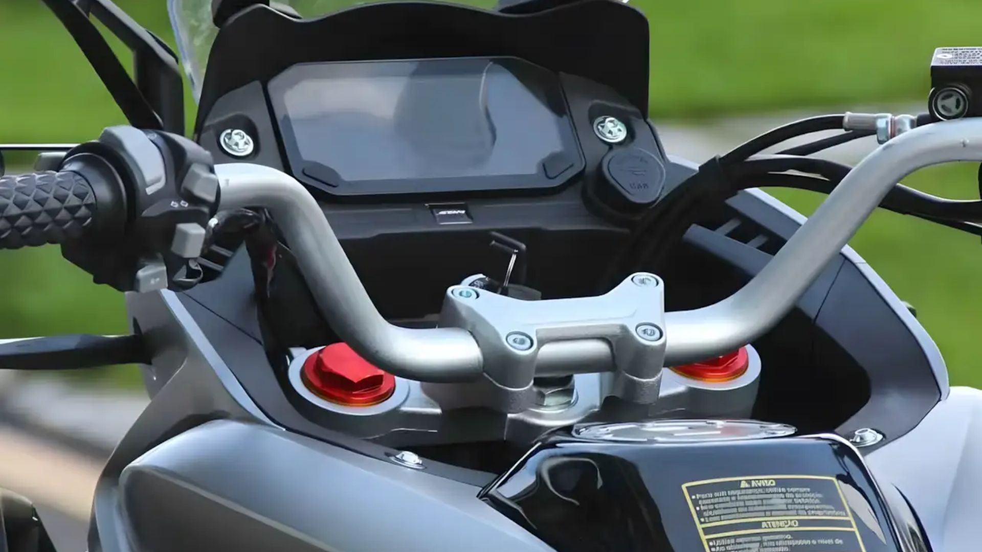 Shineray SBM 250 Trail 2026 chega ao Brasil com 31 cv, câmbio de 6 marchas, painel digital e preço competitivo de R$ 24.990.