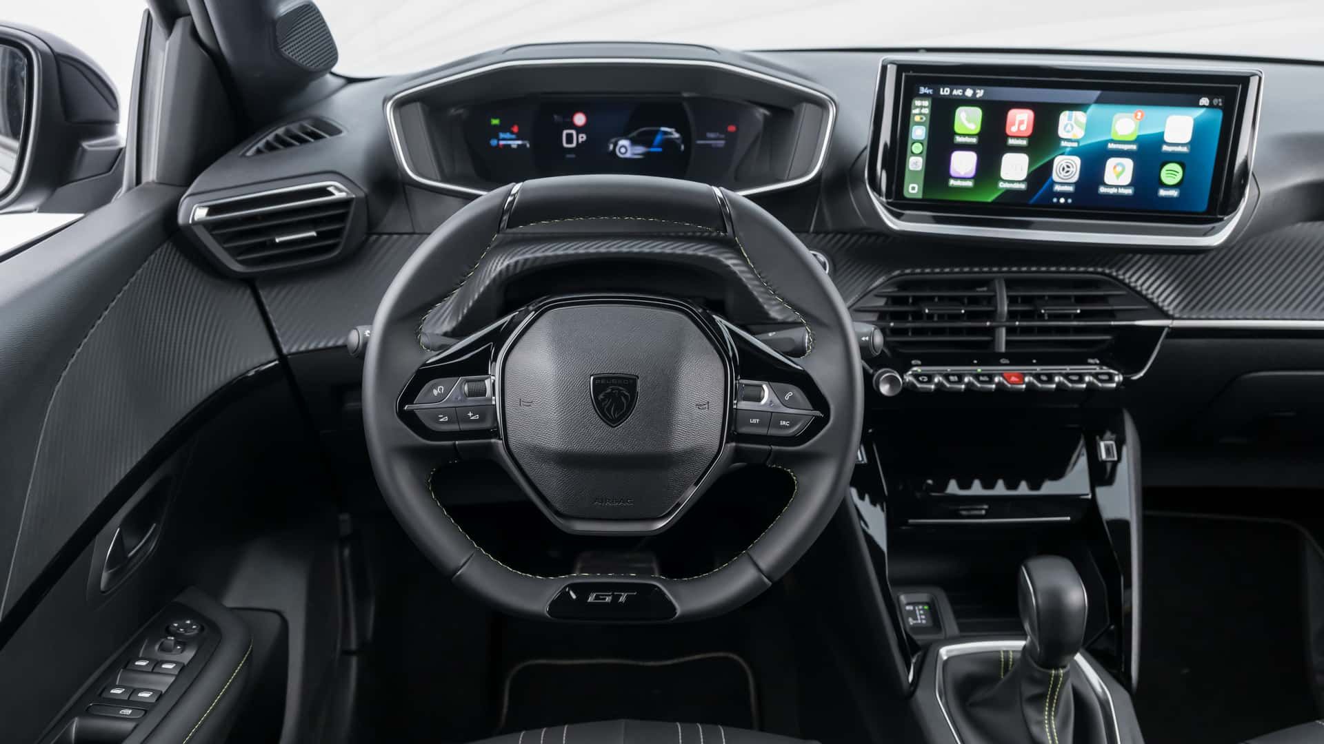 Peugeot 208 híbrido chega ao Brasil com motor 1.0 turbo de 130 cv e sistema Bio-Hybrid 12V da Stellantis. Lançamento em setembro.