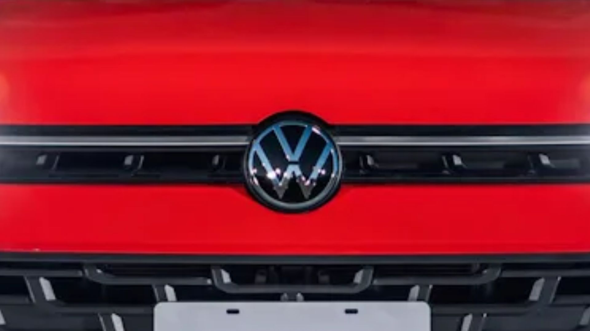 Volkswagen prepara a Udara, picape intermediária que substituirá a Saveiro em 2026, com motor híbrido e porte de Montana.