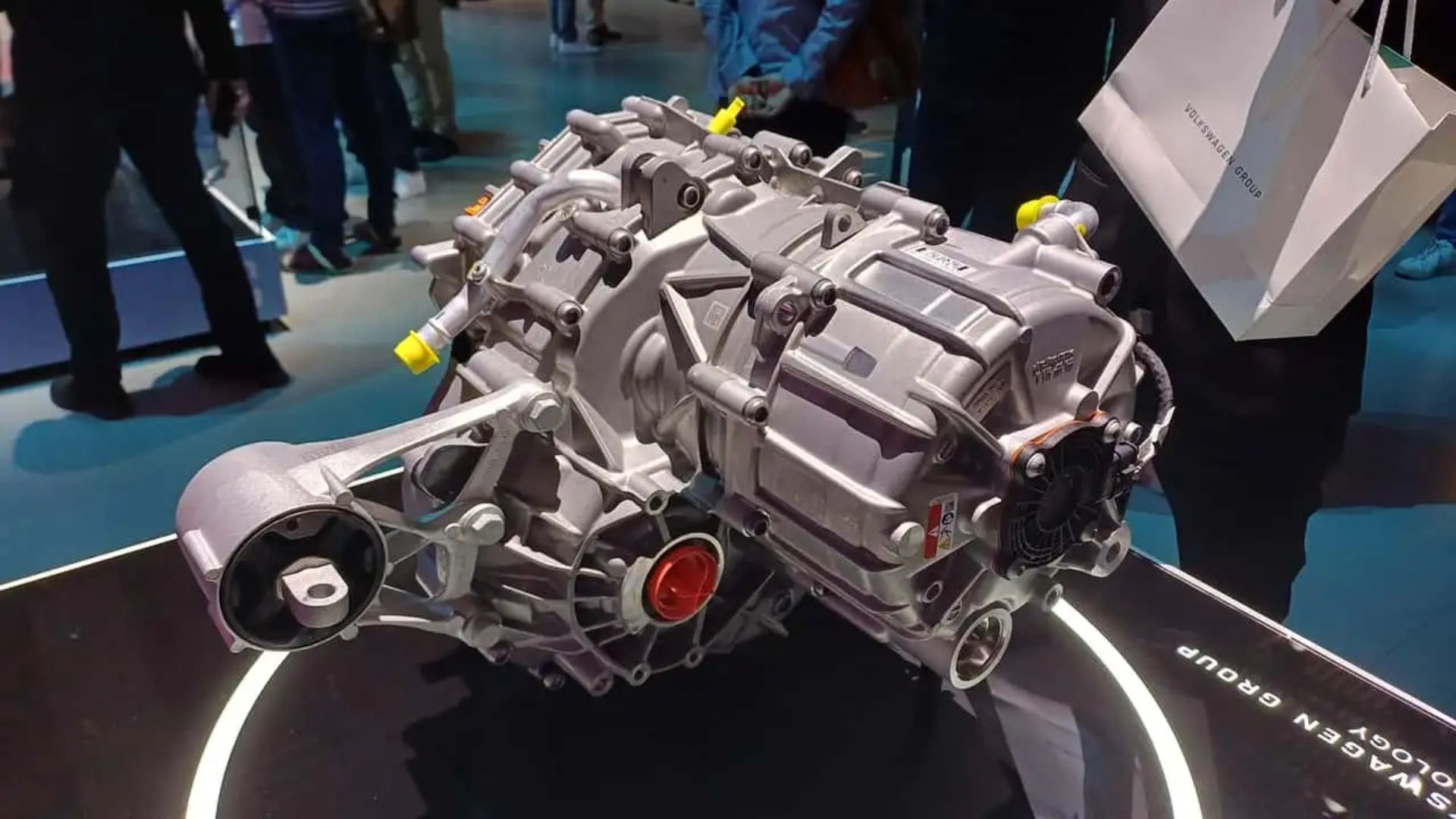 Volkswagen apresenta o ID. Polo elétrico com até 450 km de autonomia, recarga em 25 minutos e baterias ultracompactas CTP.