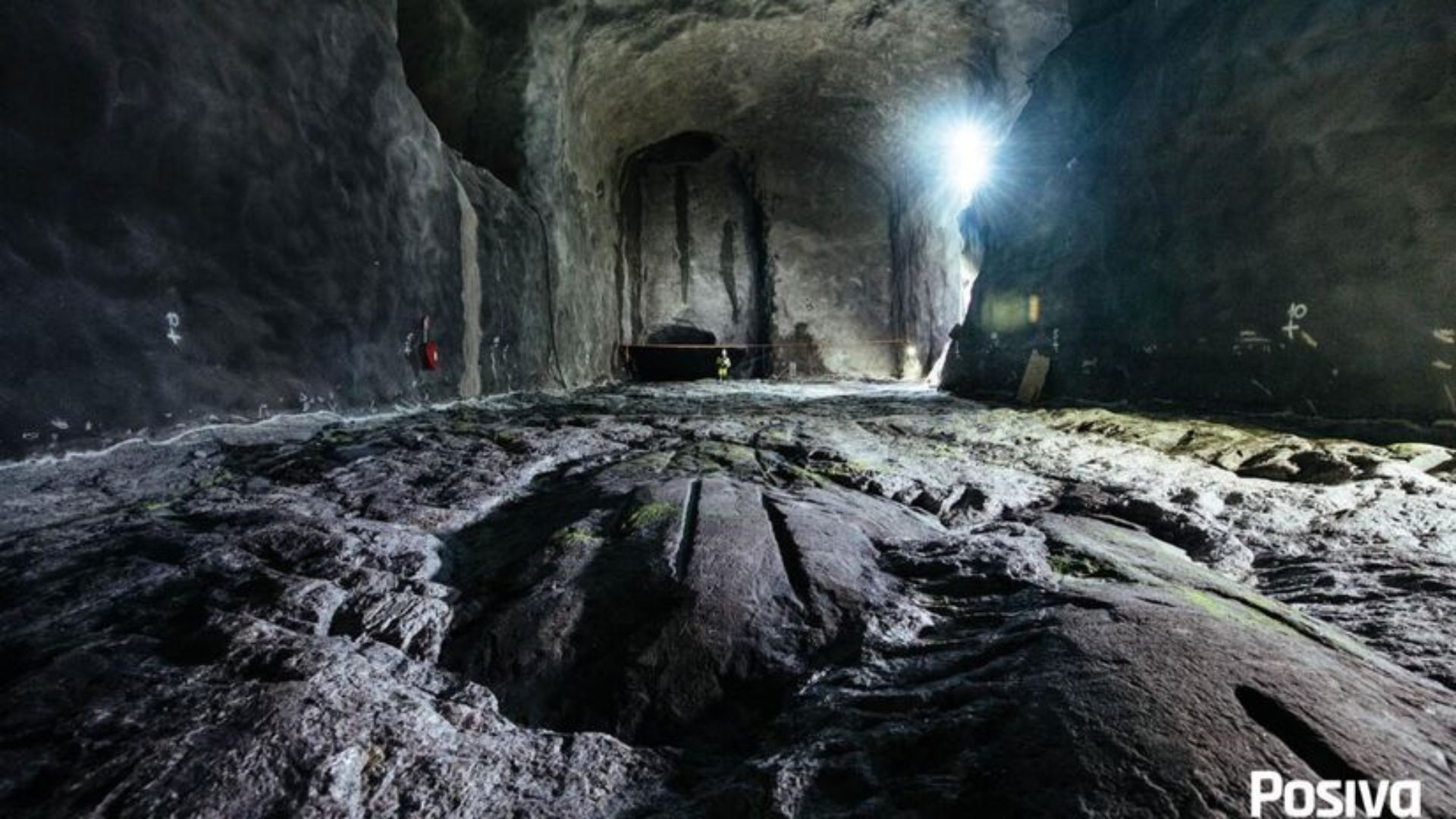 Finlândia cria repositório nuclear em Onkalo, projetado para armazenar resíduos radioativos a 430 metros de profundidade por 100 mil anos.