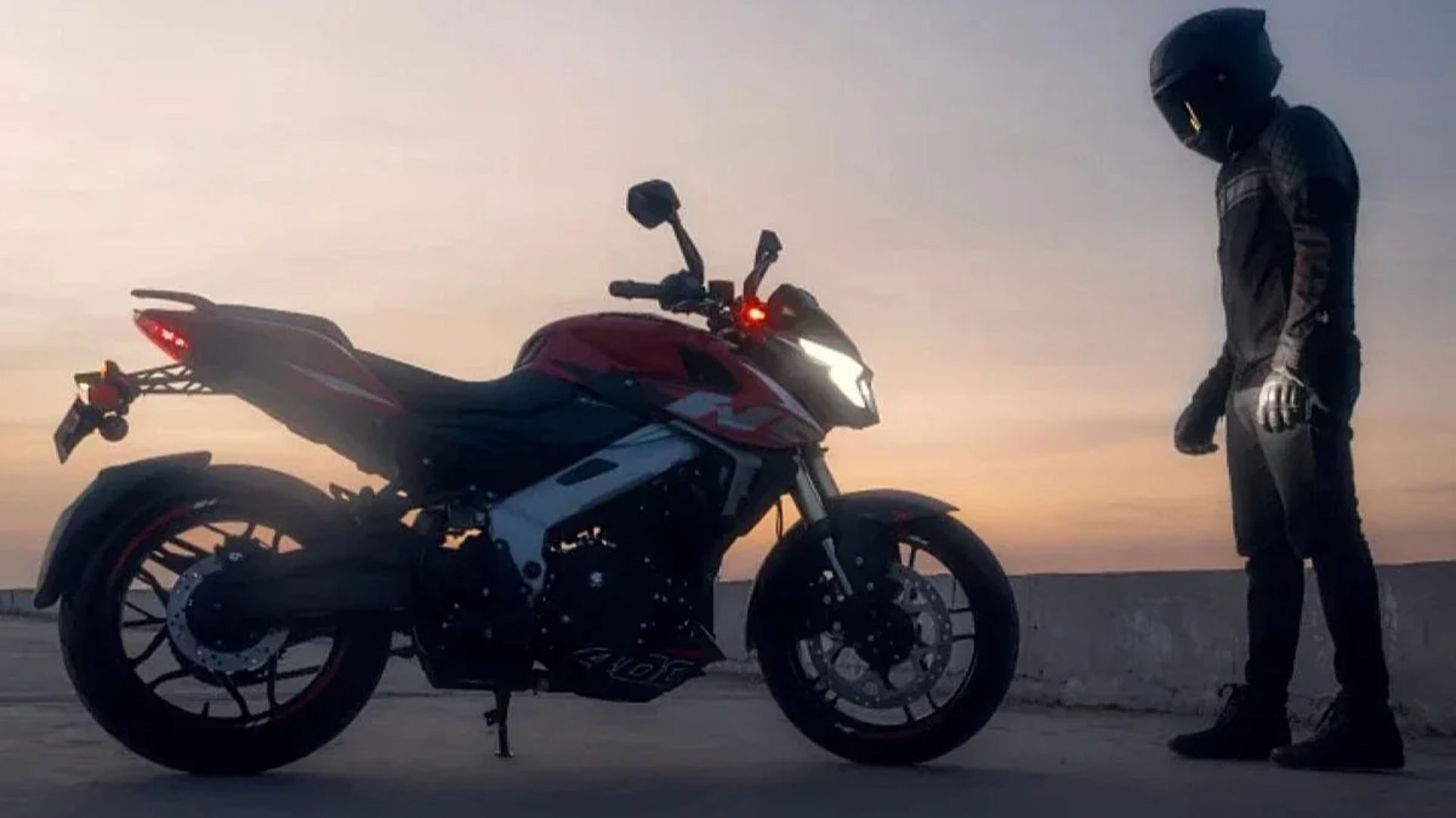 Nova Bajaj Dominar NS 400Z chega ao Brasil com motor de 43 cv, autonomia de até 400 km, quickshifter e pacote eletrônico avançado.