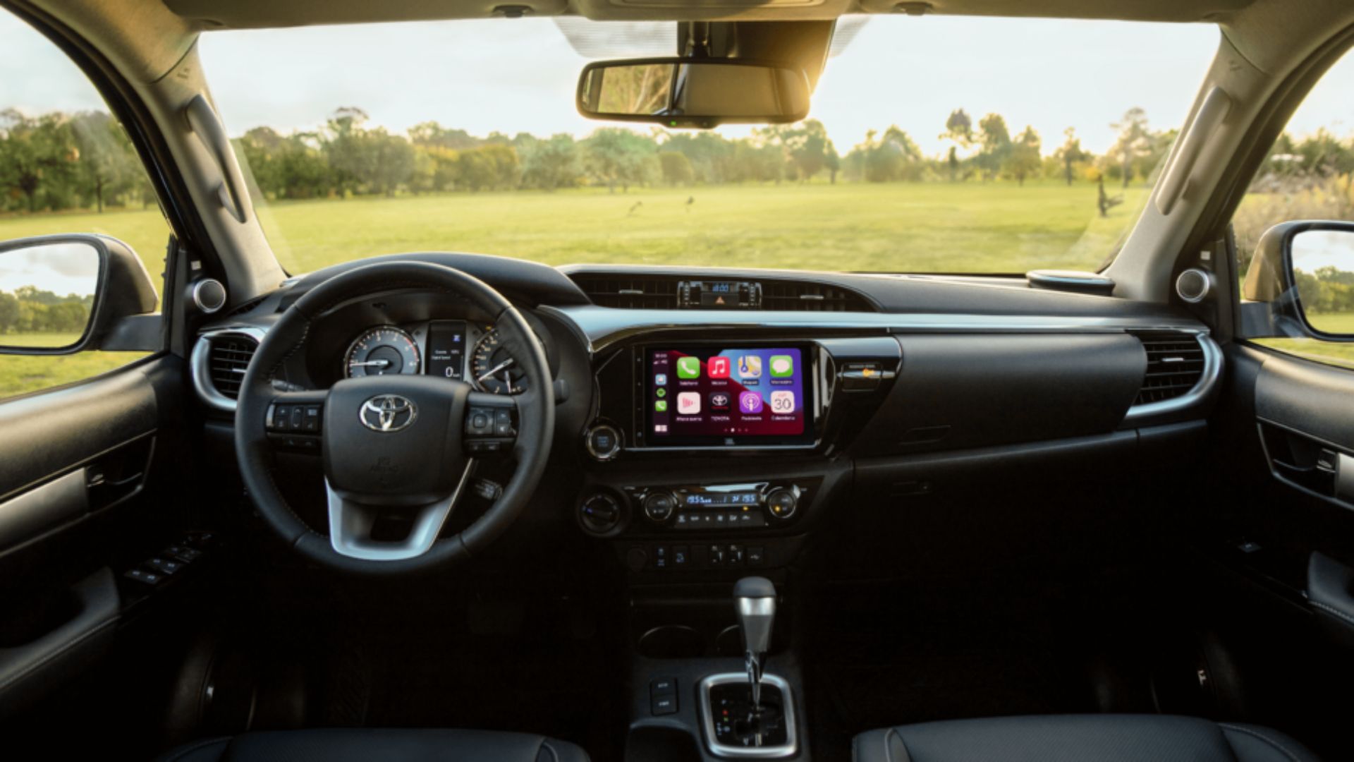 Conheça cinco carros da Toyota que se destacam pela robustez, economia e confiabilidade, como Hilux, Yaris e Corolla.