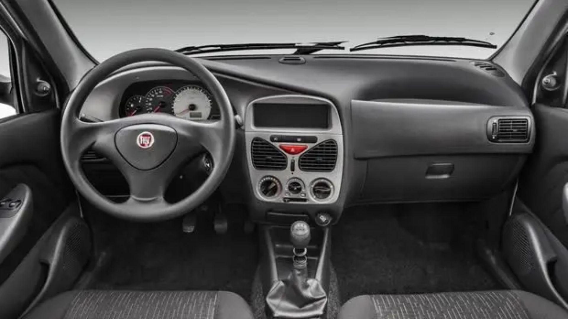 Veja preços, consumo e vantagens de Palio, Gol e Celta no ranking dos hatches usados mais buscados do Brasil.