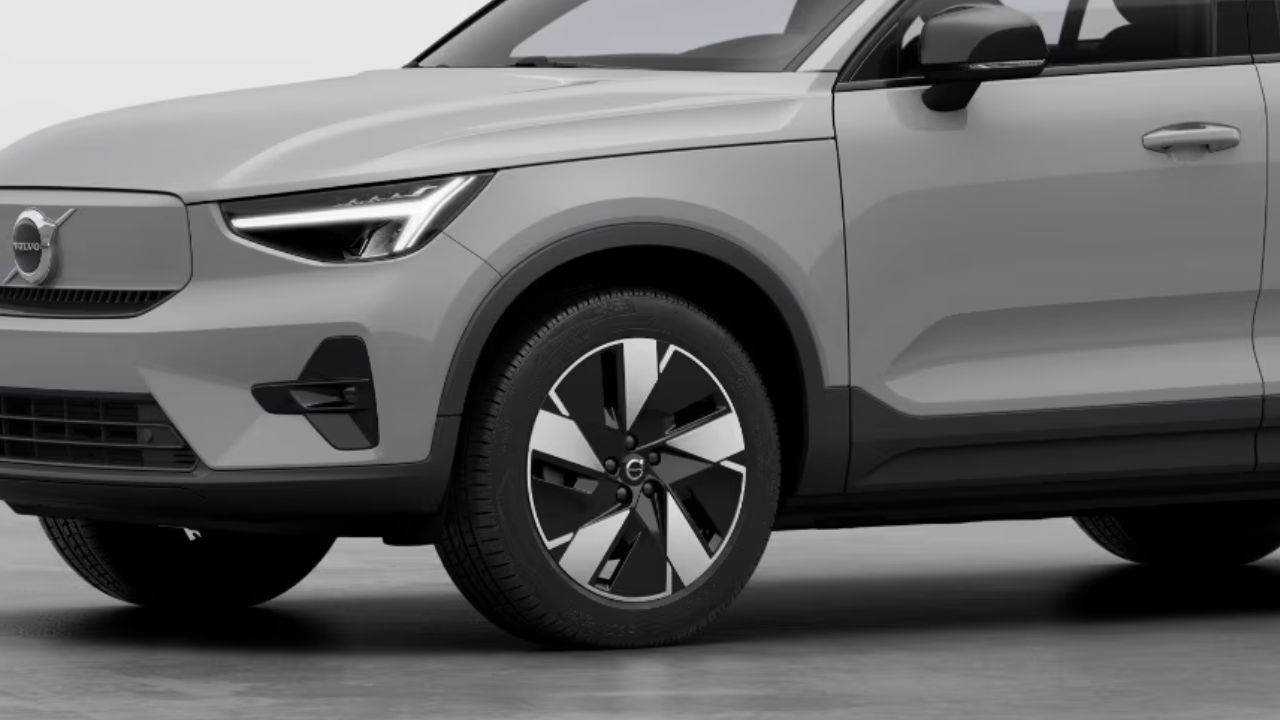 Pneus originais do Volvo elétrico de 408 cv não aguentam o peso e torque, mordendo as laterais e soltando pedaços com 35 mil km