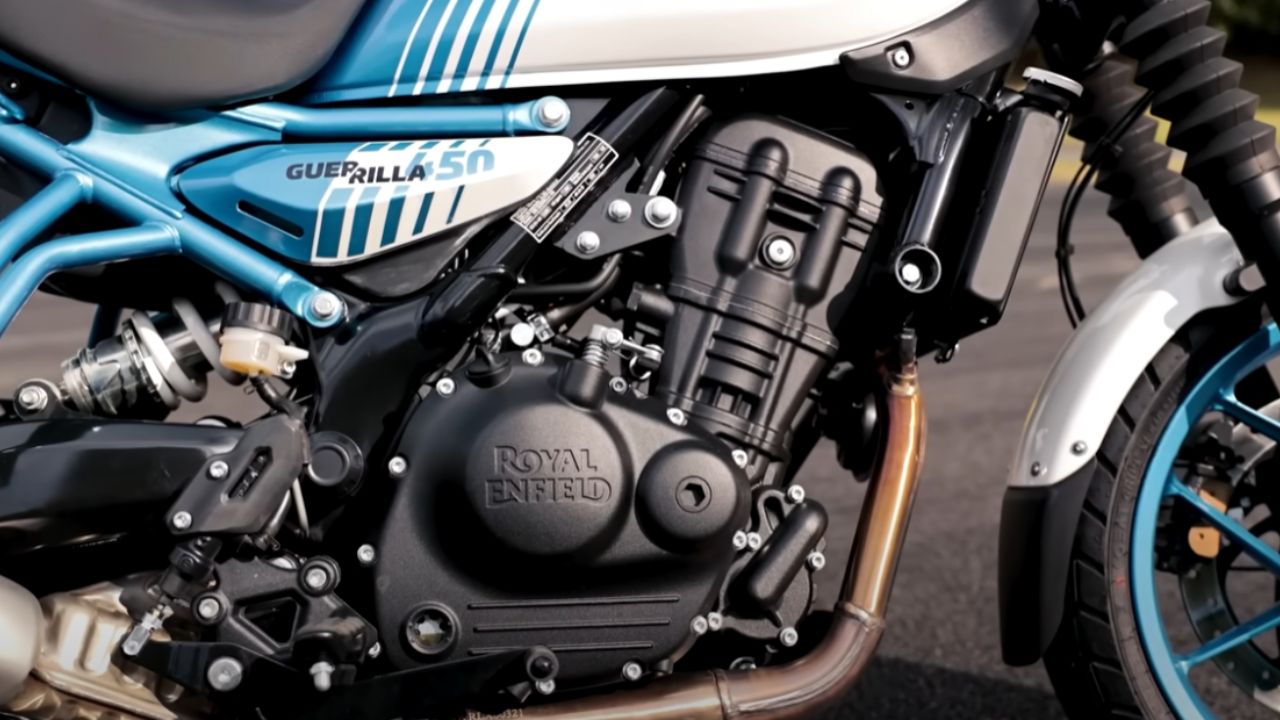 Royal Enfield Guerrilla 450 chega ao Brasil por R$ 29 mil com estilo flat-track e painel TFT com GPS