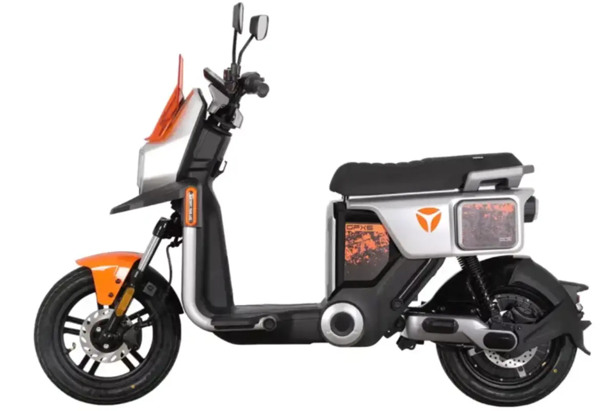 Descubra a Yadea GFX6, nova scooter elétrica aventureira da Yadea no Brasil, com bateria removível, autonomia de até 70 km e dispensando CNH — ideal para trajetos urbanos.
