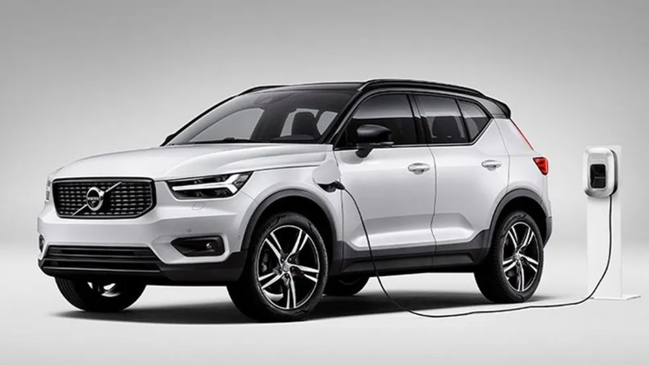 A Volvo aposta firmemente em carros elétricos e mantém o plano de eliminar motores a combustão até 2035. Entenda como a marca sueca quer liderar a transição energética apesar da queda nas vendas. Fonte: Autoesporte