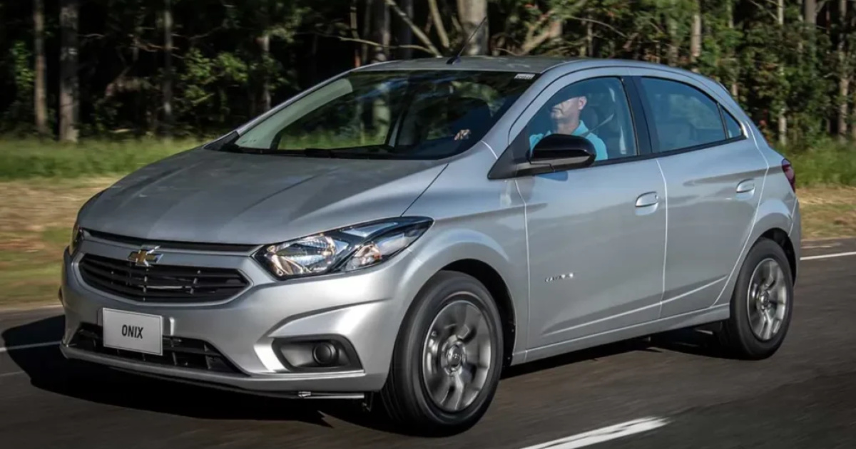 Chevrolet Onix Advantage 2019 automático une motor 1.4 aspirado, baixo consumo e preço em torno de R$ 60 mil no mercado de usados. (Imagem:mundodoautomovelparapcd)