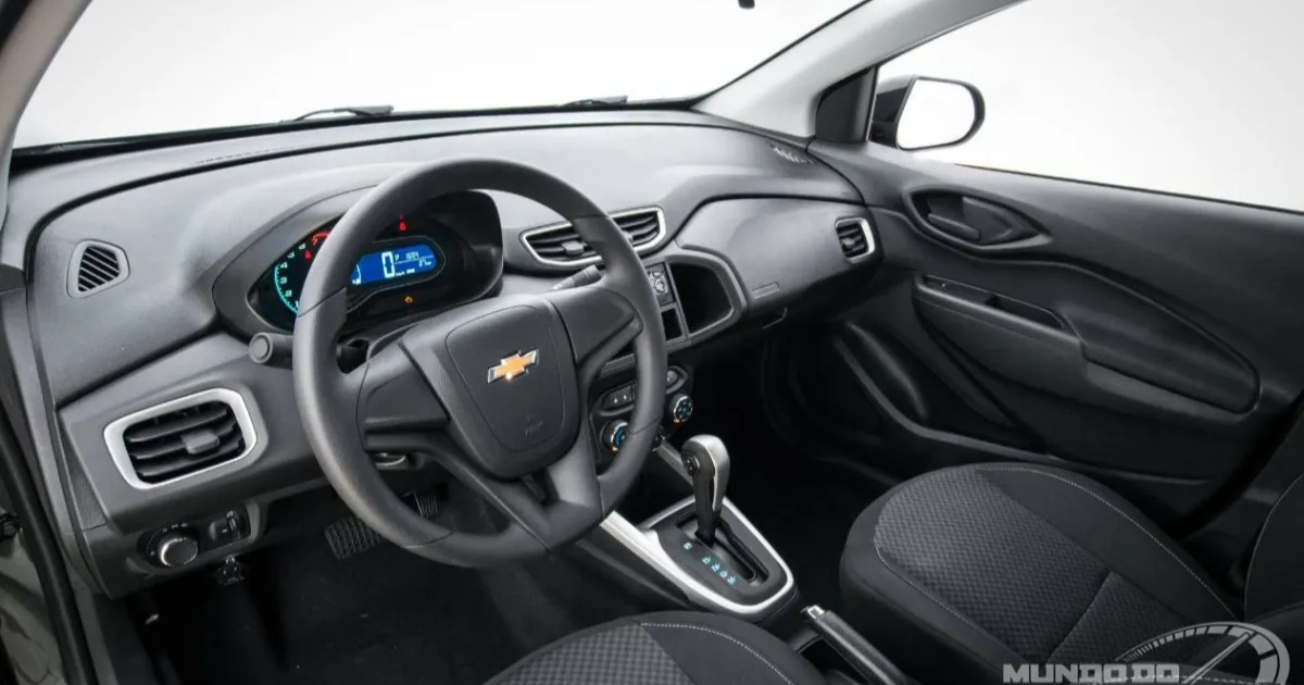 Chevrolet Onix Advantage 2019 automático une motor 1.4 aspirado, baixo consumo e preço em torno de R$ 60 mil no mercado de usados. (Imagem:mundodoautomovelparapcd)