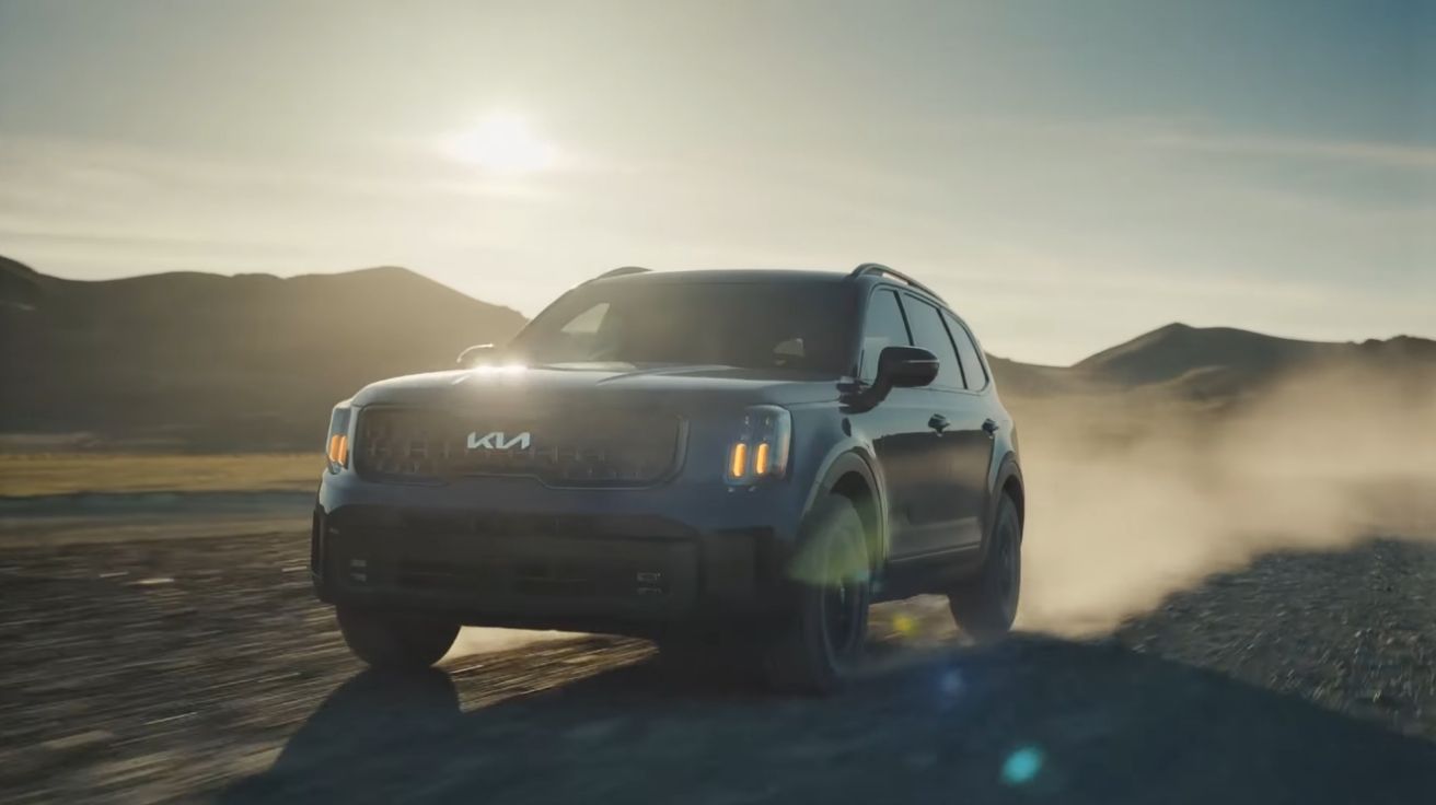 2027 Kia Telluride chega em novembro com novo visual, versão híbrida de 329 cv e mais espaço para enfrentar rivais das SUVs de três fileiras