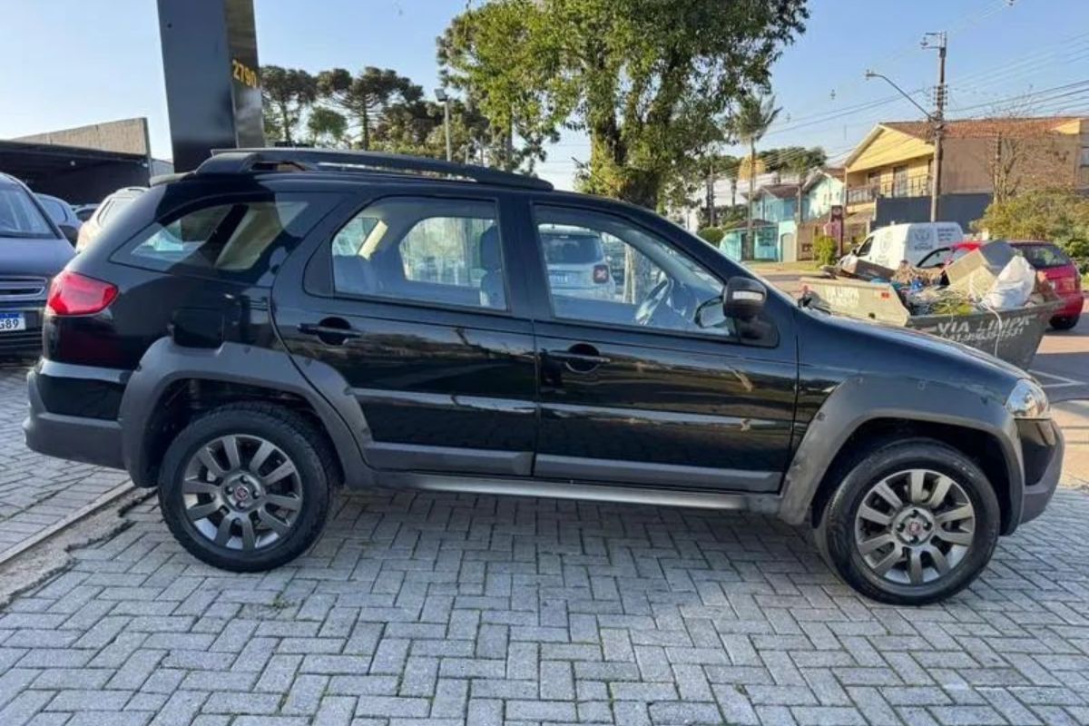 Descubra os carros usados por R$ 50 mil ideais para viagem em família, com porta-malas generoso, conforto garantido e manutenção barata. Três modelos que unem espaço, economia e confiança na estrada.
