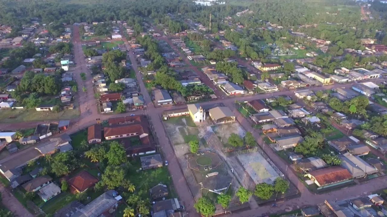 A cidade mais chuvosa do Brasil acumula mais de 4.000 mm de água por ano e abriga um misterioso 'Stonehenge' amazônico de 2 mil anos
