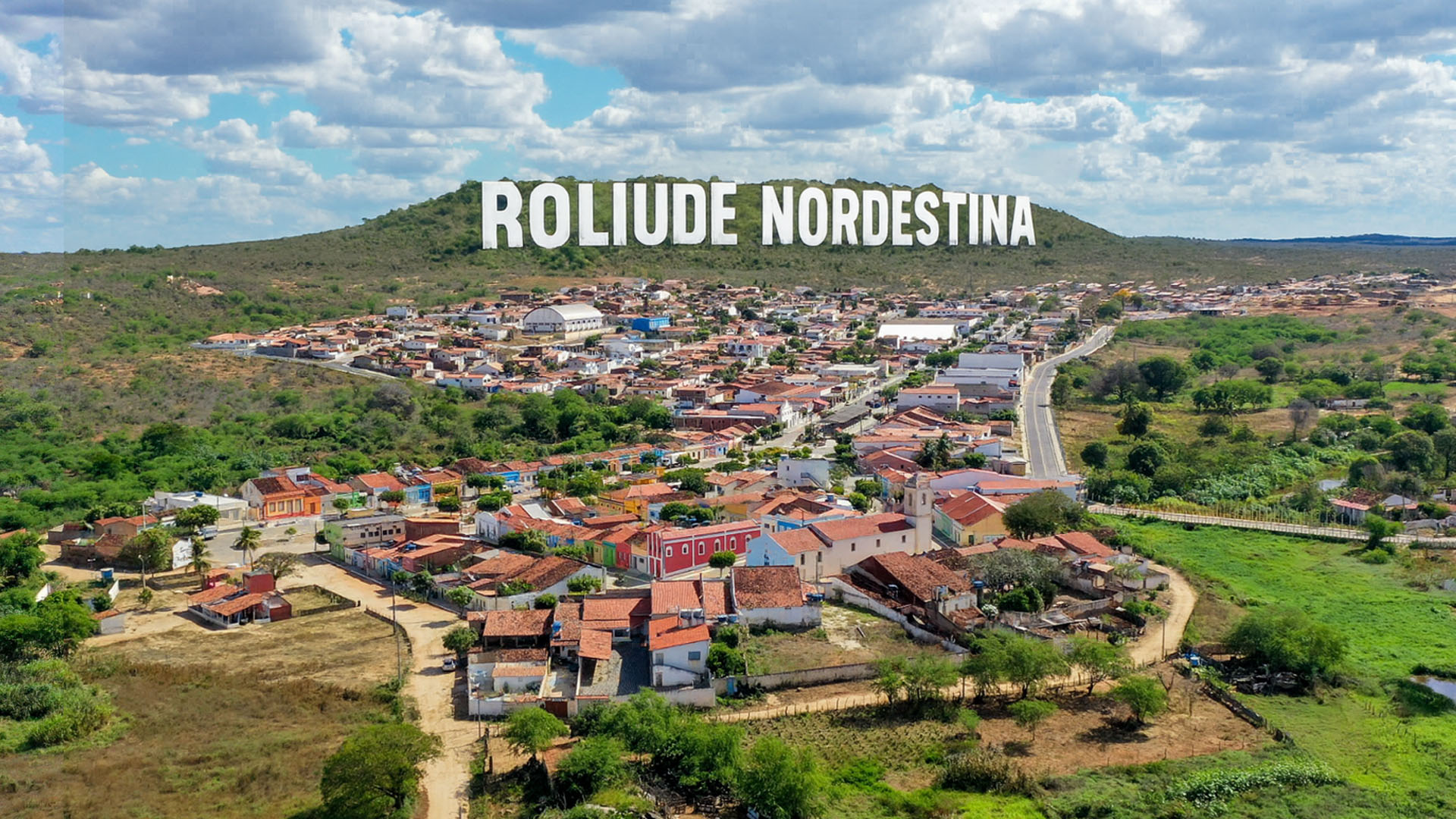 A cidade mais seca do Brasil recebe só aproximadamente 300–350 mm de chuva por ano e virou a ‘Roliúde Nordestina’ do cinema