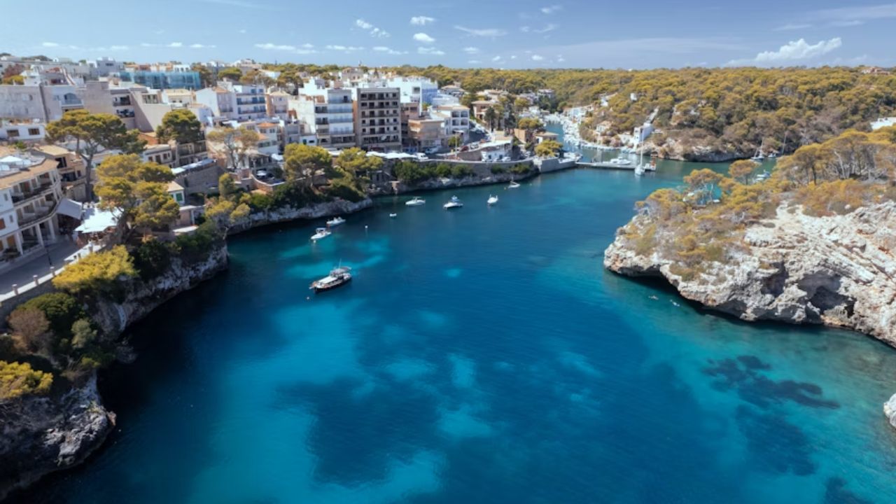 Achado de ponte de 7,6 metros e 6.000 anos em Maiorca desafia noções sobre a capacidade tecnológica de civilizações antigas no Mediterrâneo