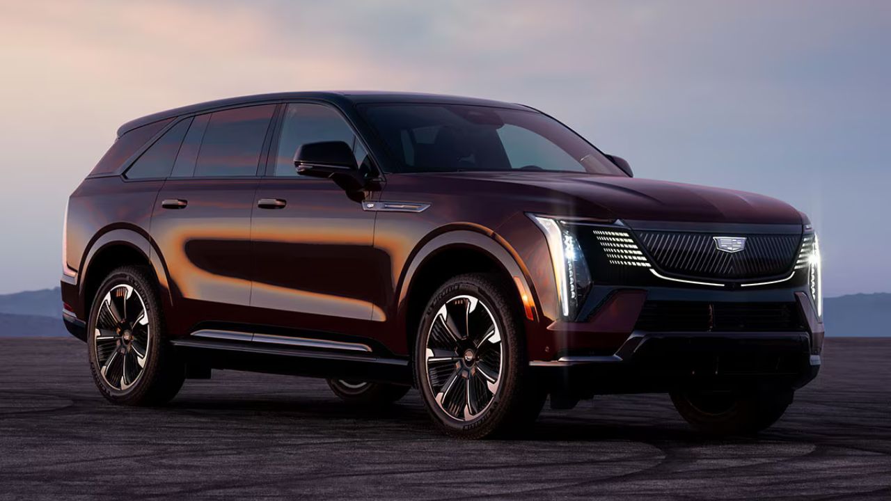Em 2028 o Cadillac Escalade IQ, SUV da GM, inaugura a era “hands-free, eyes-off” com inteligência artificial e luxo incomparável.