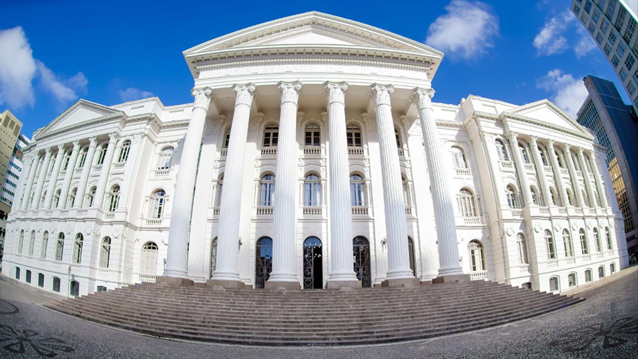 Como nasceu a primeira universidade do Brasil: longe do Sudeste, movida a erva-mate e pelo sonho da "emancipação intelectual