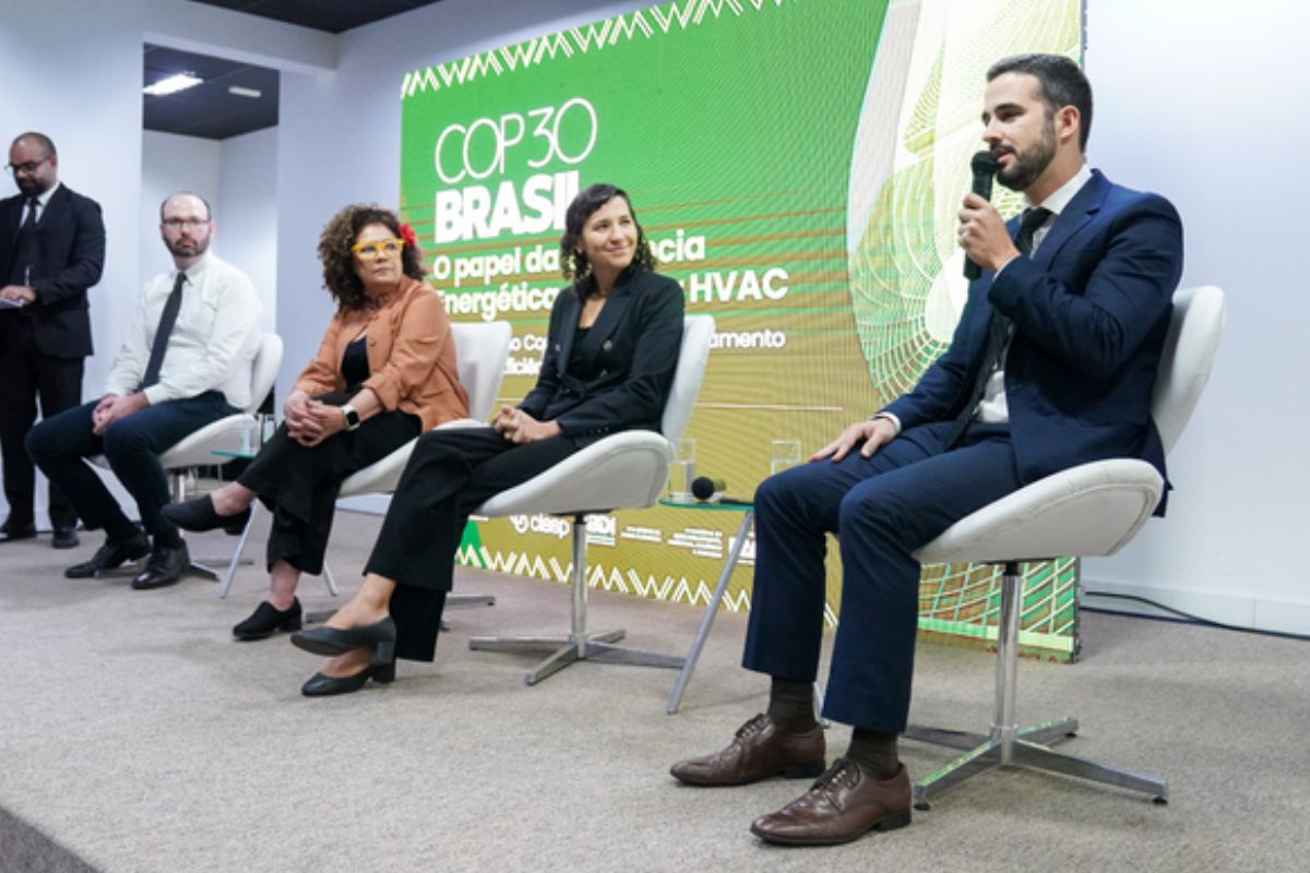 A eficiência energética no Brasil foi o centro das atenções no seminário “Brasil e a COP30: o papel da eficiência energética no setor HVAC-R”, realizado no último dia 14 de outubro, em Brasília