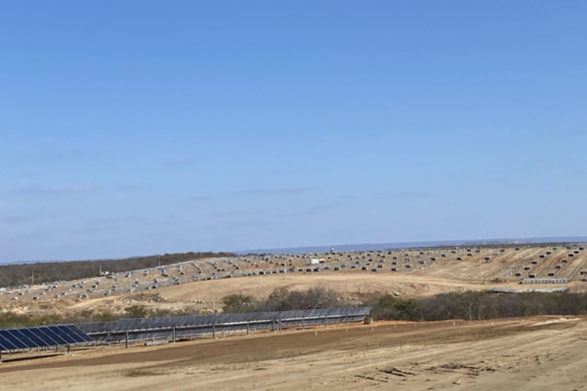 A geração de energia renovável ganha novo impulso no Brasil com o início das operações do Complexo Fotovoltaico Dunamis, localizado em Santana do Matos, no Rio Grande do Norte