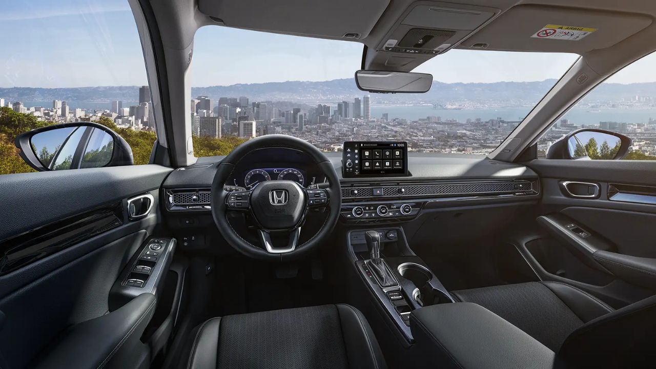 Honda Civic Híbrido 2026 se torna o melhor sedã do país, mas preço assusta